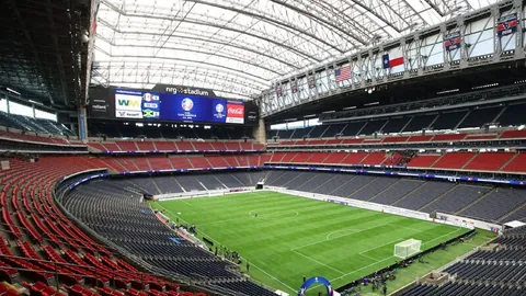 “曼联球员获官方认证，荣膺英超8月最佳球员殊荣”